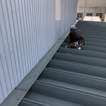 雨漏り修繕工事施工中写真