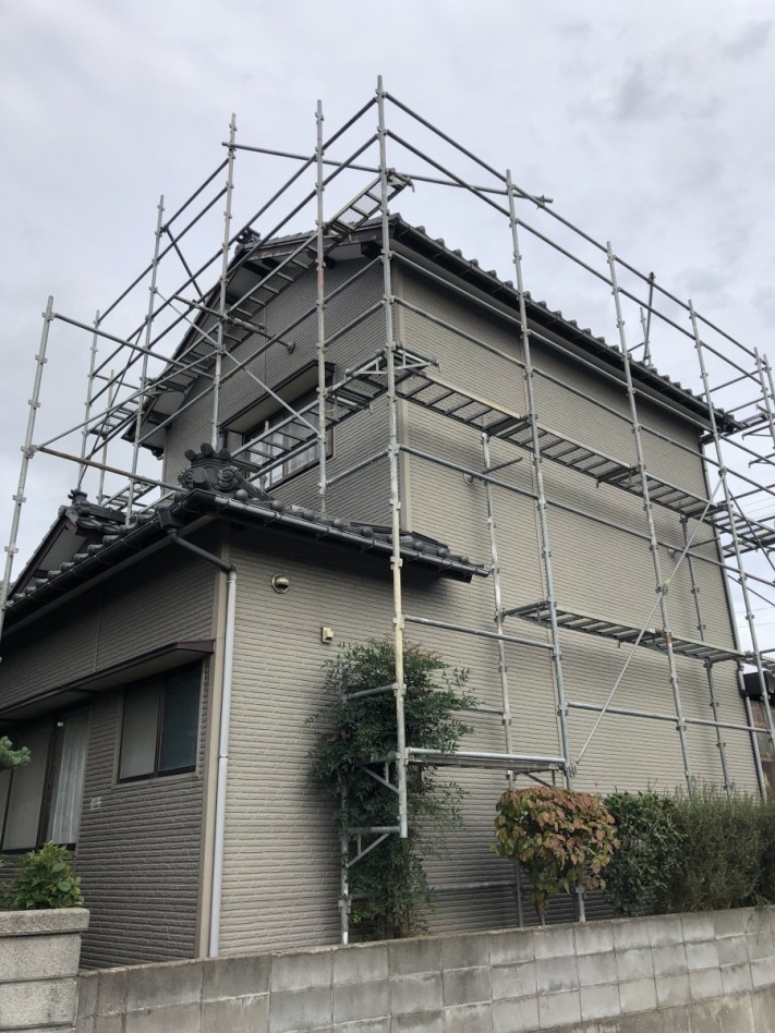 瓦屋根からガルバリウム鋼板に葺き替え工事