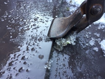 板金屋根 板金つかみ 雨漏り