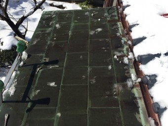 工事前 雪下ろし 銅板屋根