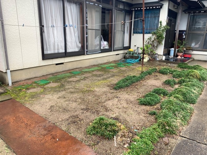 ドッグランに簡易的な屋根を取付