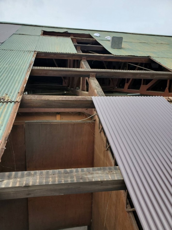 社屋板金屋根張替工事
