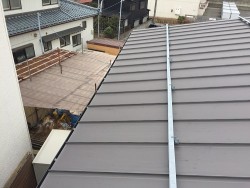 屋根 板金屋根 縦ハゼ 竪平 ガルバリウム鋼板