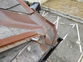 軒先部が剥がれ落ちたため現地調査