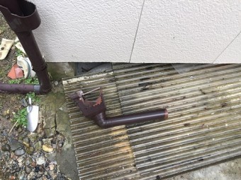 新潟市秋葉区 雨樋 落下 上戸 集水器