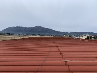 社屋の折半屋根修繕工事