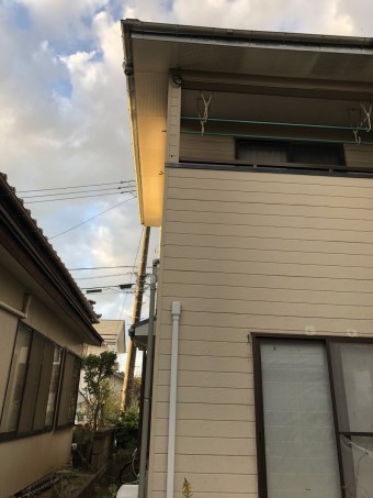 台風によって竪樋破損