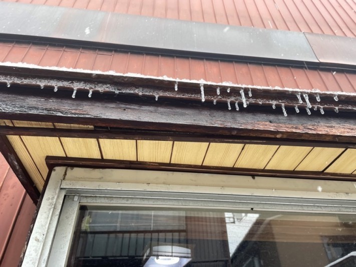 出窓雨漏れ部