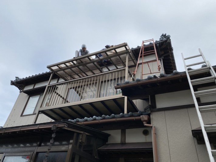 ポリカ屋根張替工事