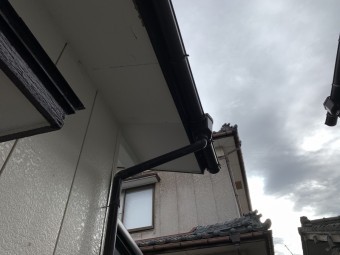 雨樋破損のため現地調査
