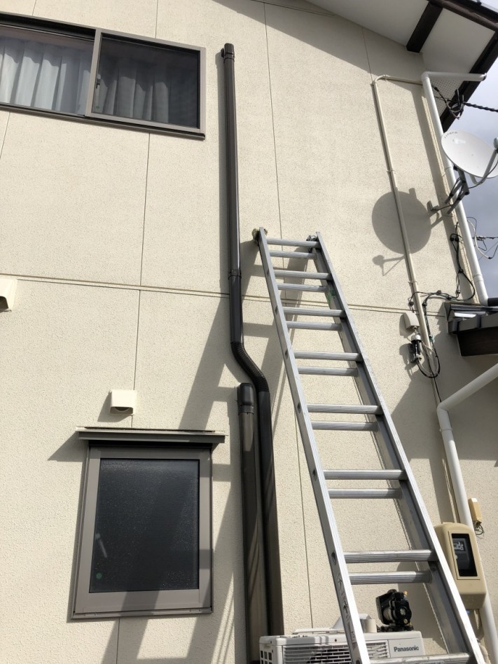 エアコン配管カバー工事