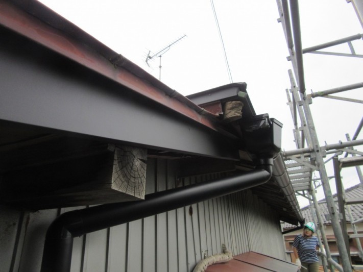 セメント瓦屋根葺き替え工事