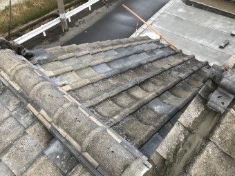 セメント瓦屋根雨漏れ