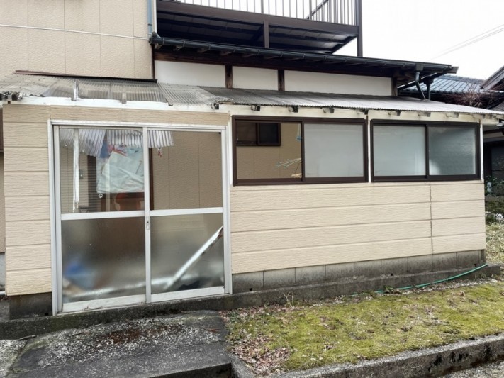 サンルームポリカ屋根破損
