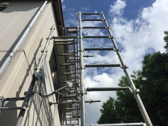 外壁塗装 足場の設置 昇降階段