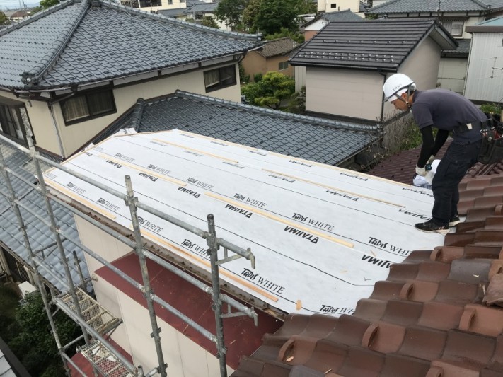 屋根葺き替え工事