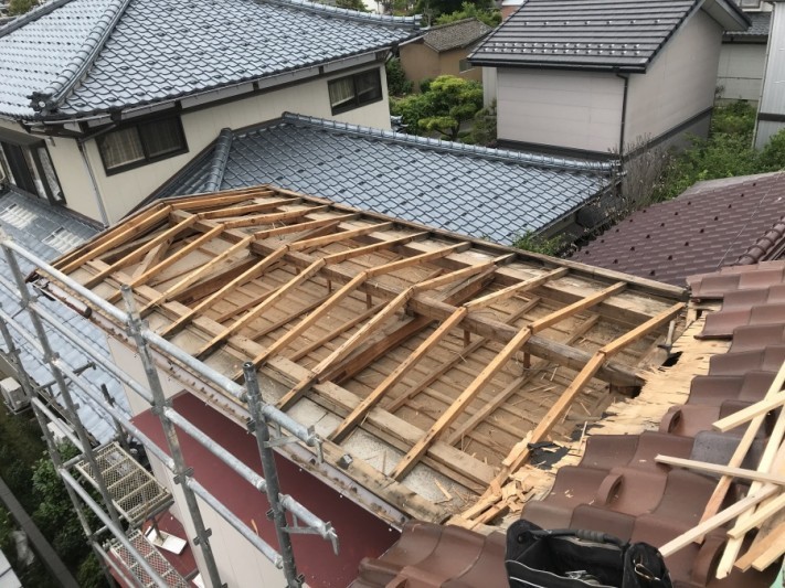 屋根葺き替え工事