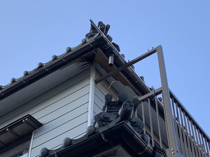 軒天化粧ベニヤの剥がれ