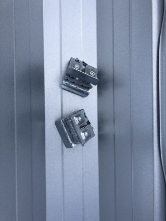 社屋の折半屋根修繕工事
