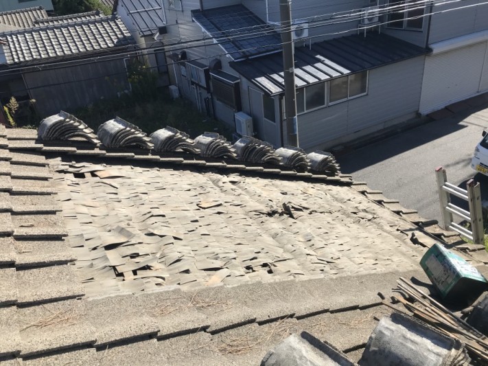 雨漏れ被害によって葺き直し工事事例