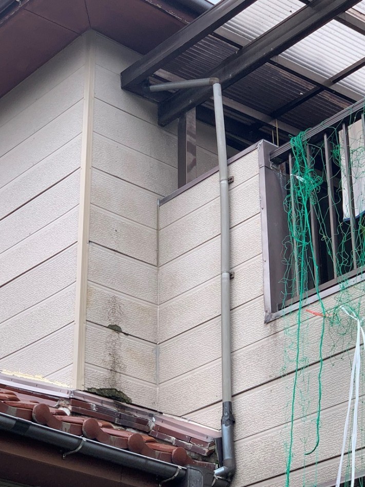 軒樋に不具合発生