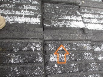 セメント瓦にコーキング処理