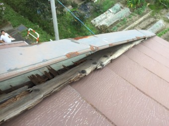 板金屋根ケラバ部修繕工事