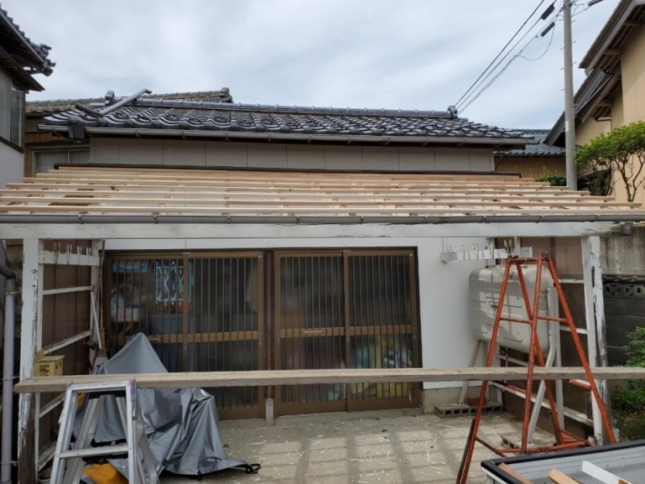 ポリカ張り替え工事