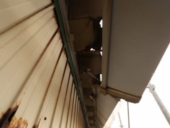 社屋の折半屋根修繕工事