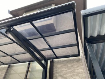 自転車小屋ポリカ屋根張替工事