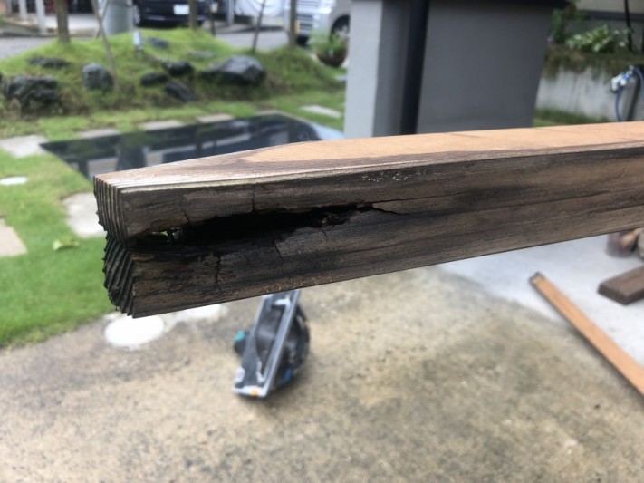 自転車小屋の垂木交換