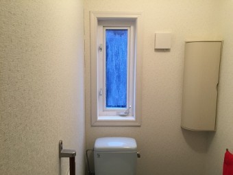 縦辷りサッシ 吹き込み 漏水