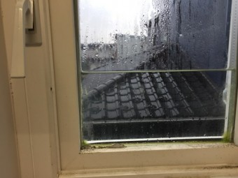 雨吹込み ペアガラス 水槽
