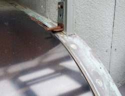 窓サッシより雨漏れ