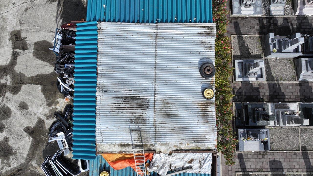新潟市北区にある会社の屋根が飛散したので修繕したいとご相談を頂きました