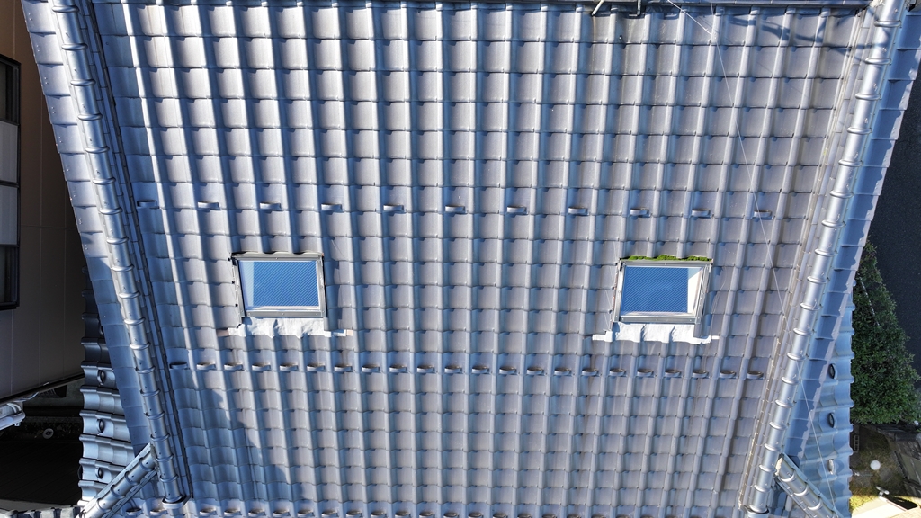 天窓から雨漏れ　現地調査