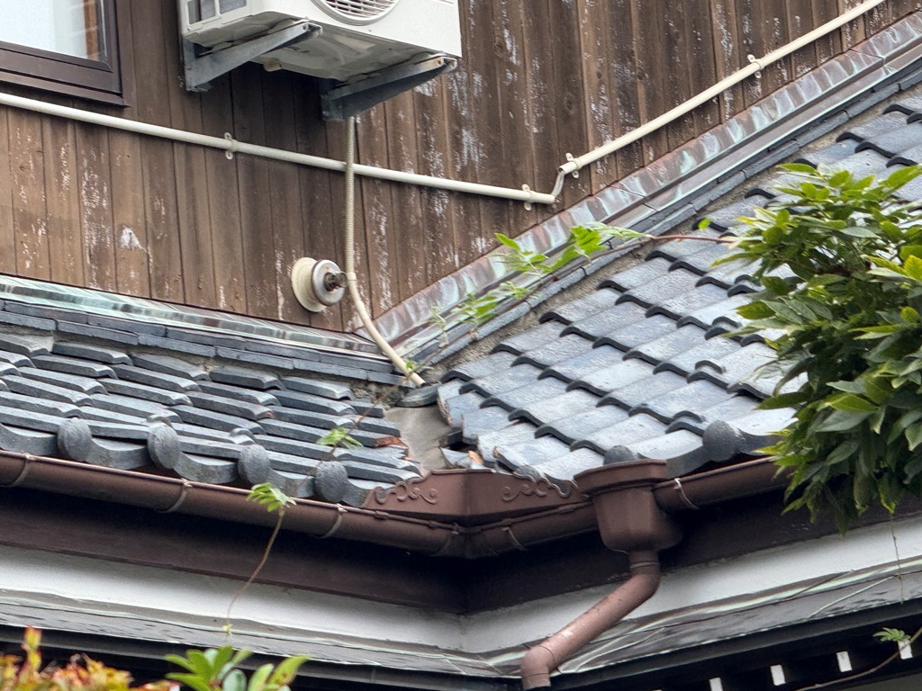 谷部の瓦破損　現地調査