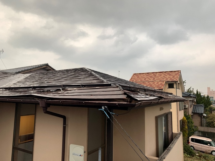 新潟市西区で強風被害に遭った屋根板金