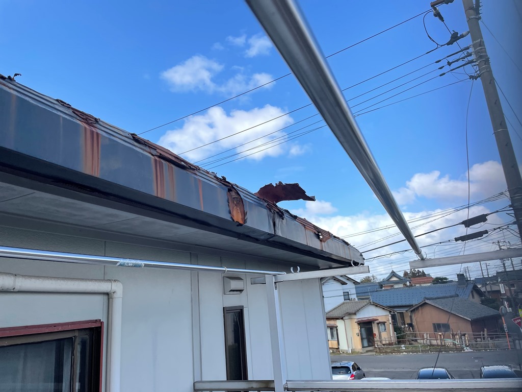 新潟市江南区にて強風によって大屋根・下屋が一部破損したとお問い合わせを頂きました