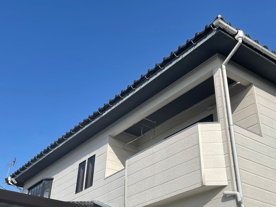 新潟市南区にて大屋根の軒樋が飛散したとお問い合わせ頂きました　