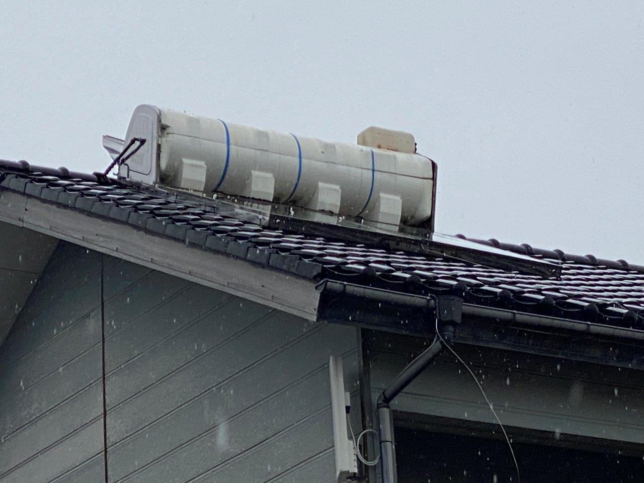 燕市にて大屋根上に温水ソーラーパネルを撤去したいとご相談を頂きました