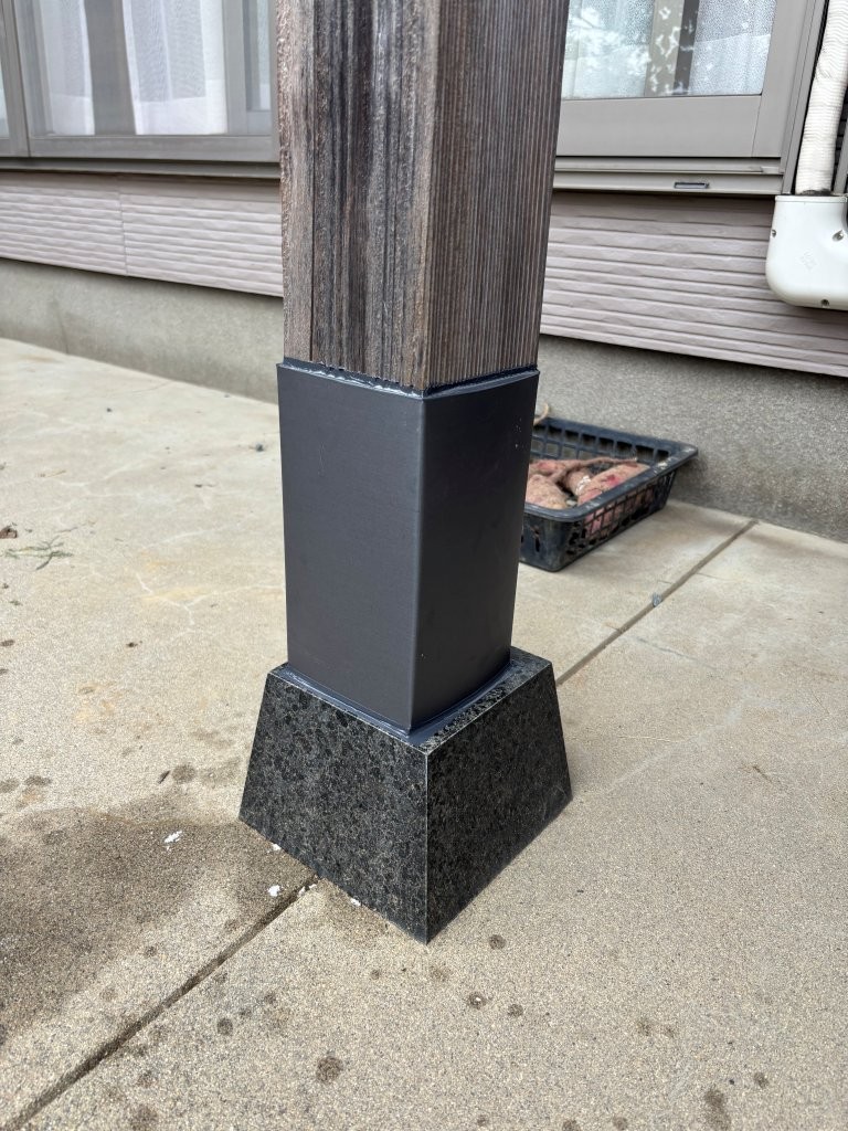 柱足元の板金仕上がり