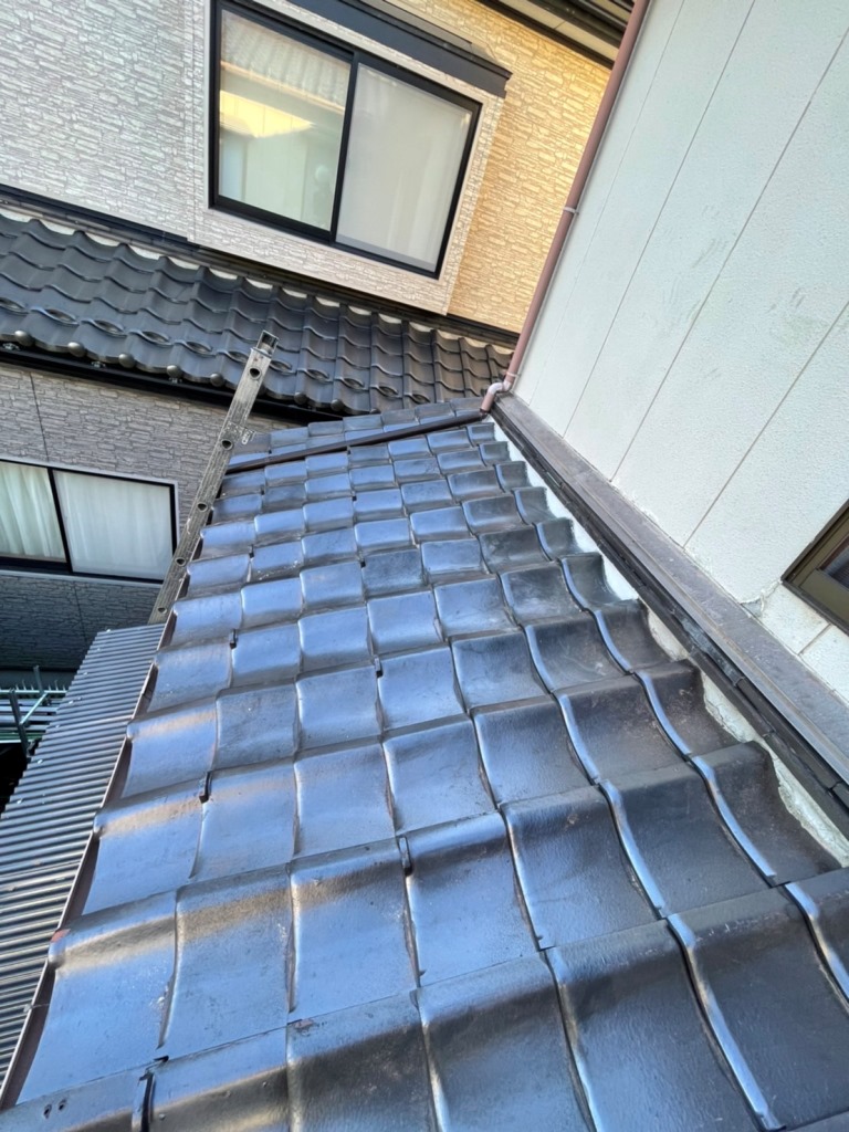 収納天井より雨漏れ