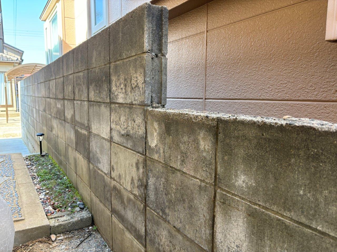 新潟市西区にて地震の影響でブロック塀が傾いたので解体したいとご相談を頂きました