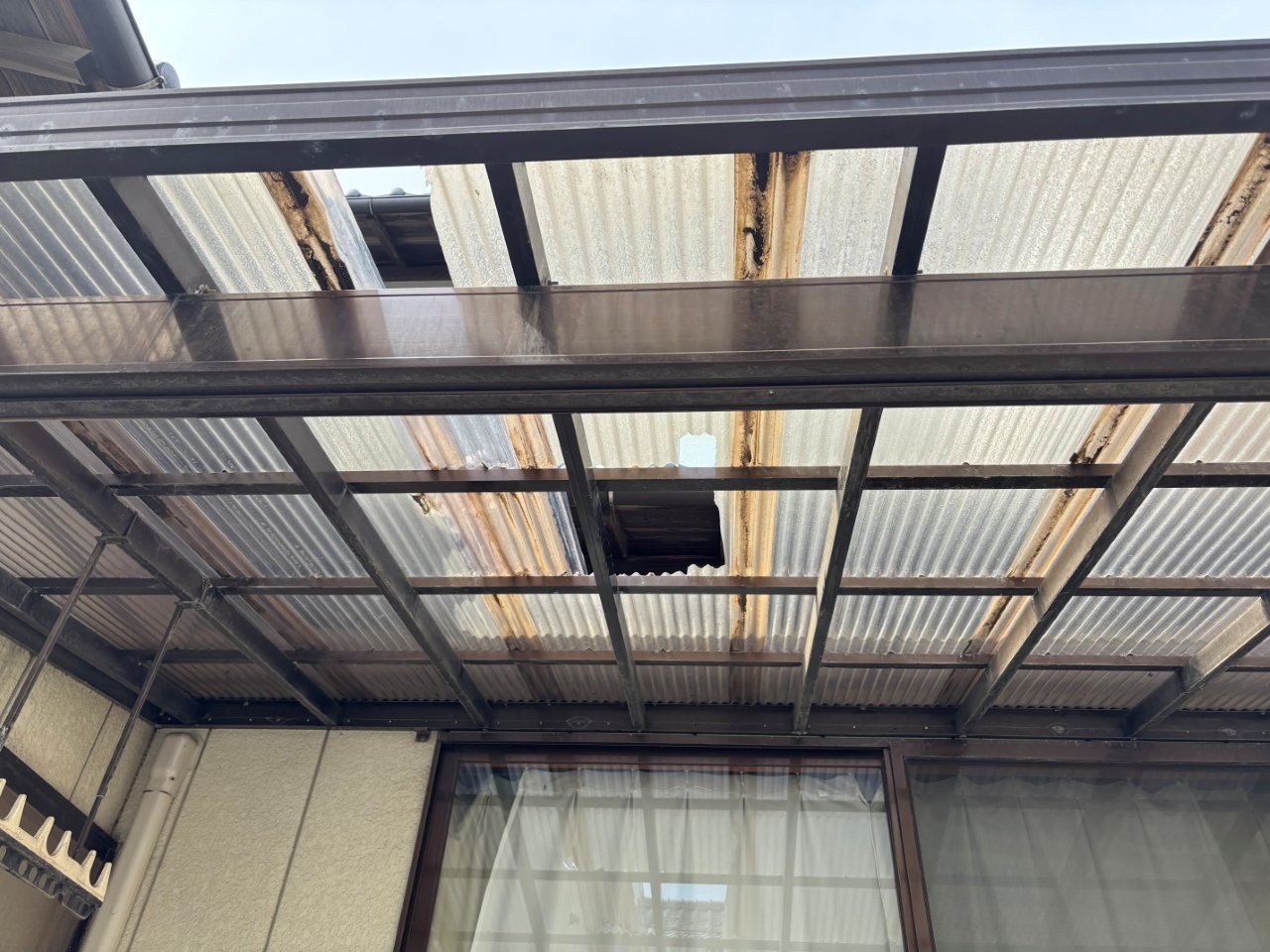 サンルーム波板ポリカ張り替え