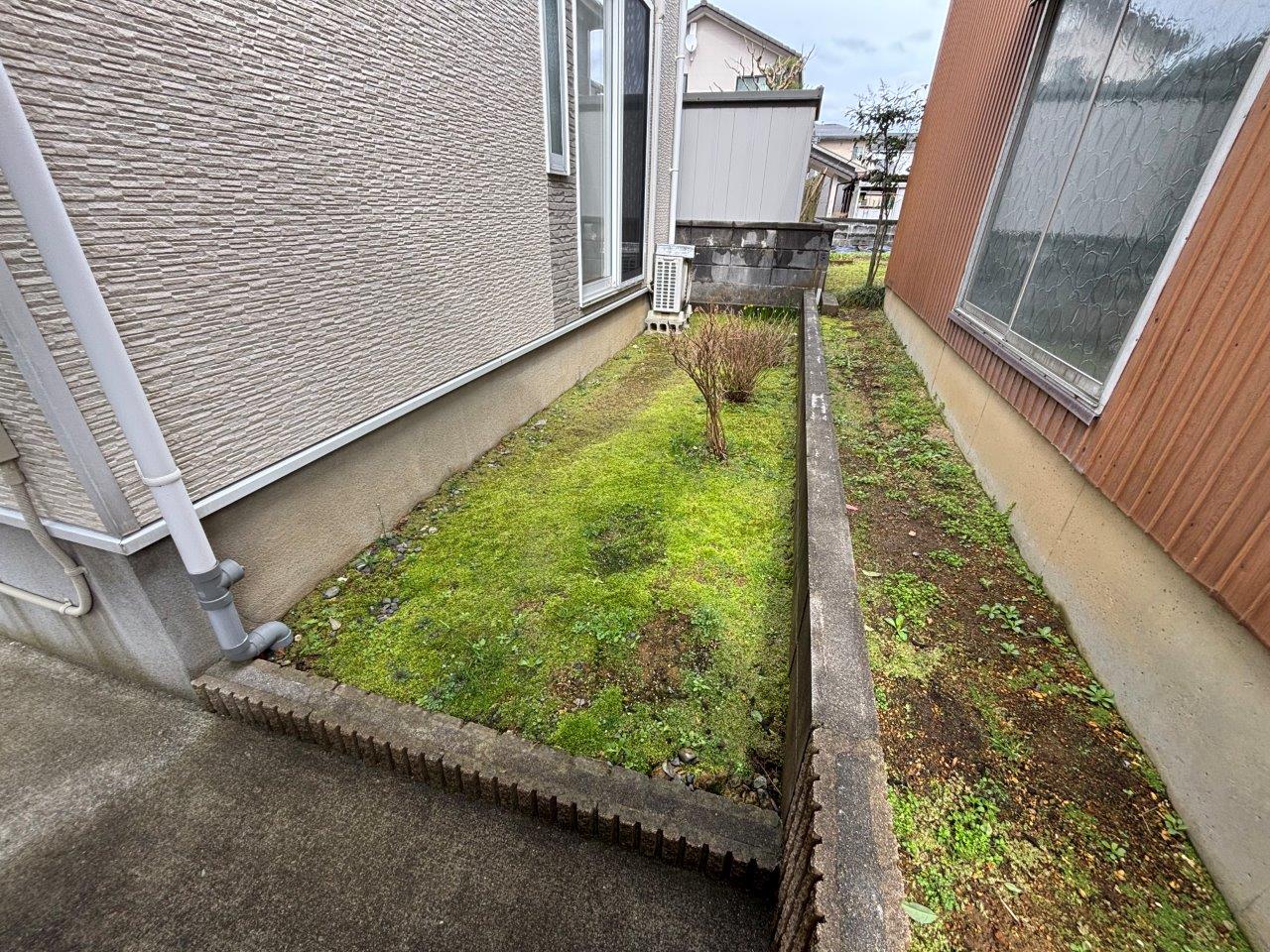 新潟市秋葉区にて庭部分にタイルを敷きたいとご相談を頂きました
