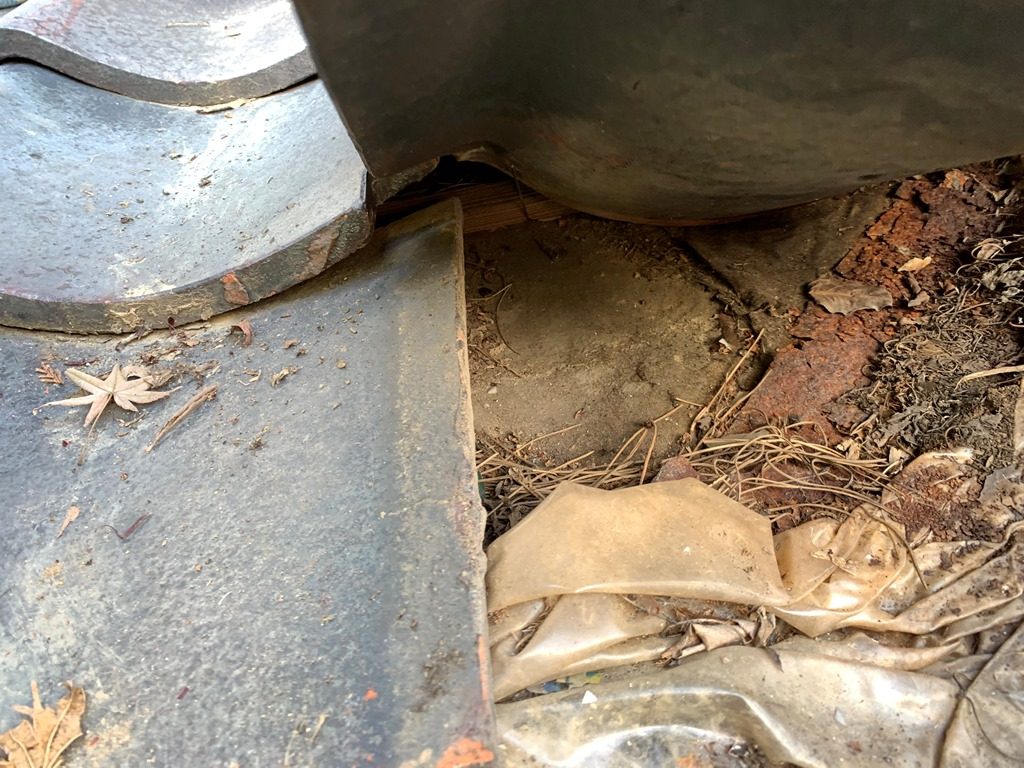 三条市で瓦屋根の雨漏り調査｜築50年以上の屋根で雨漏りが続いているとのご相談