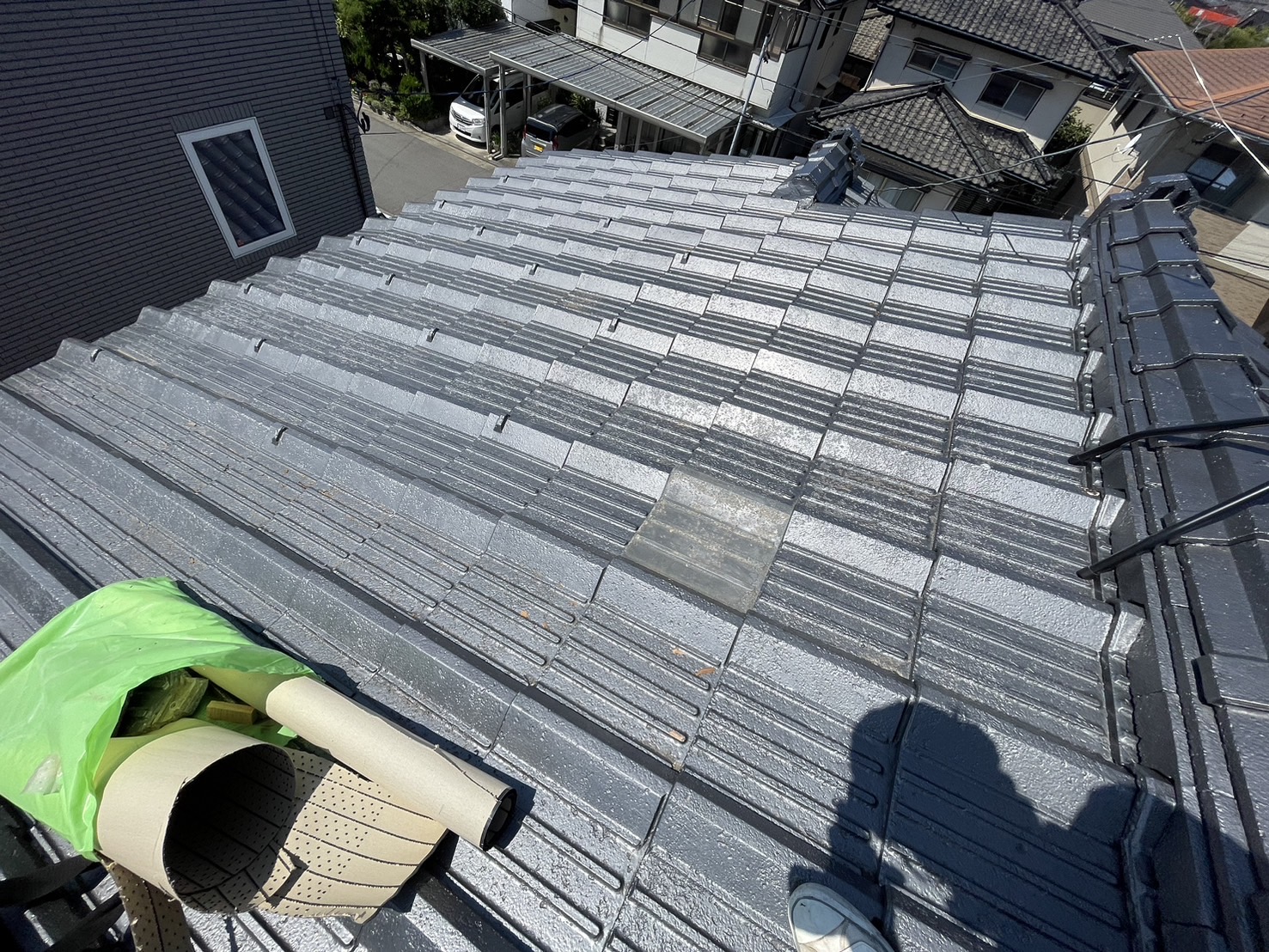 新潟市西区にて瓦屋根のお宅で雨漏れしたため瓦の葺き直し工事を行いました