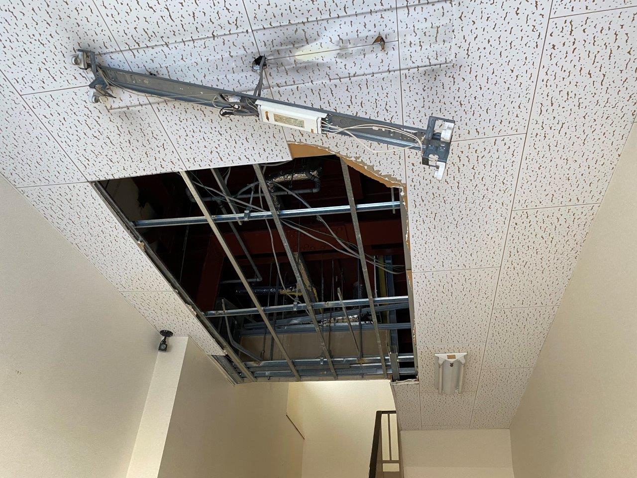 天井材ジプトーンを張り替え工事
