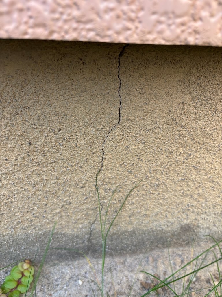 基礎クラック　現地調査
